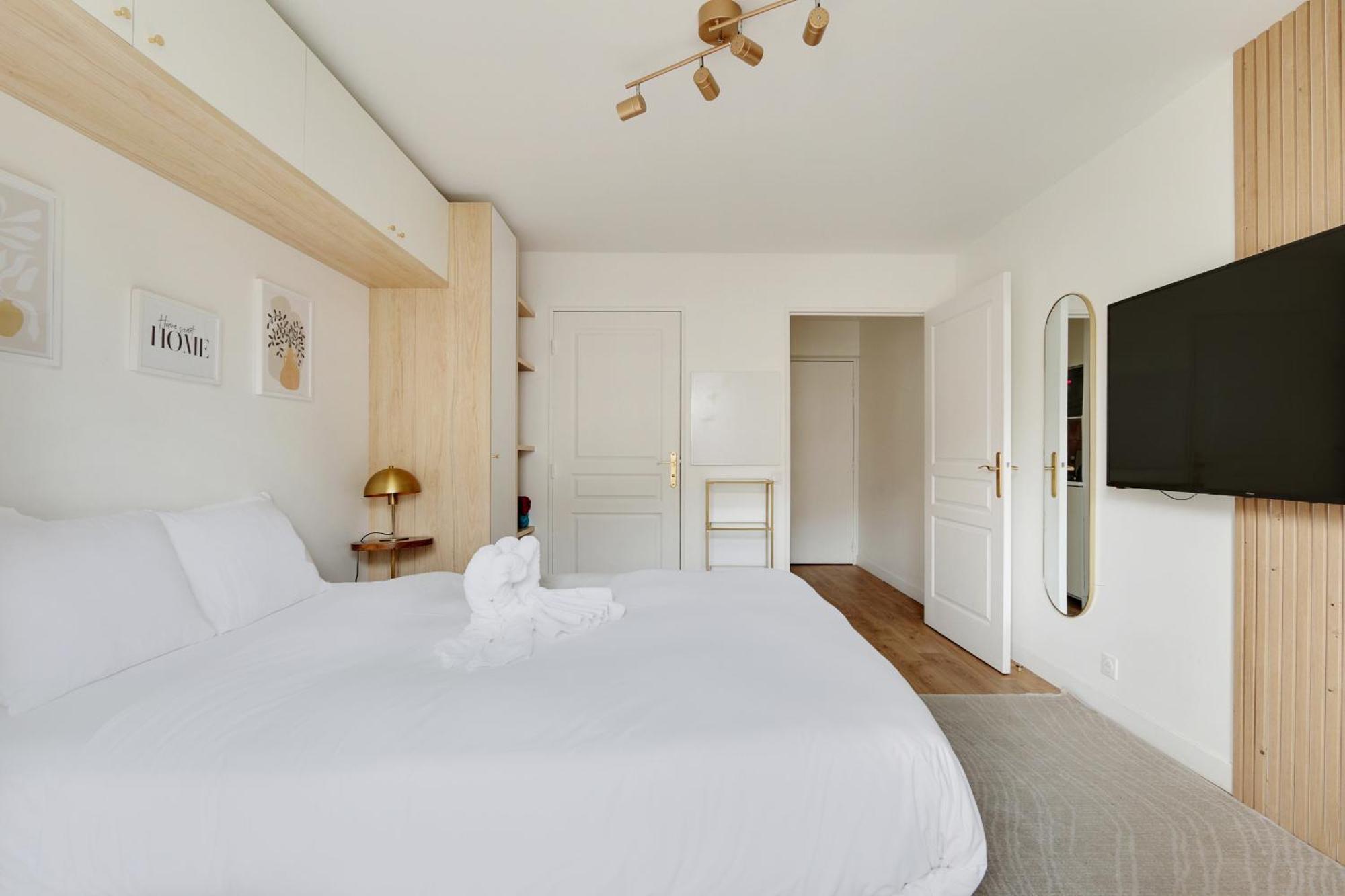 Lovely Studio In Париж Екстериор снимка