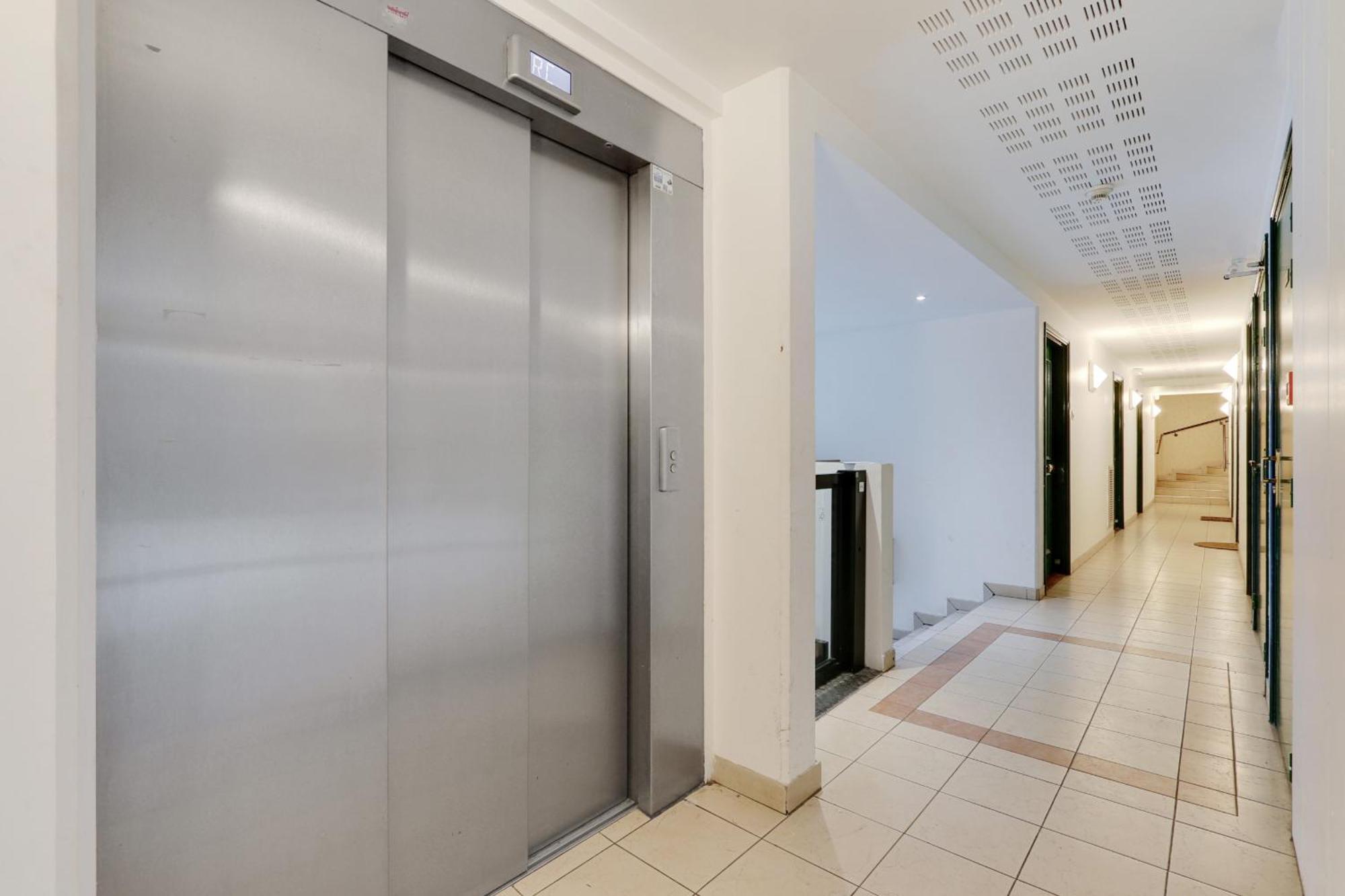 Lovely Studio In Париж Екстериор снимка
